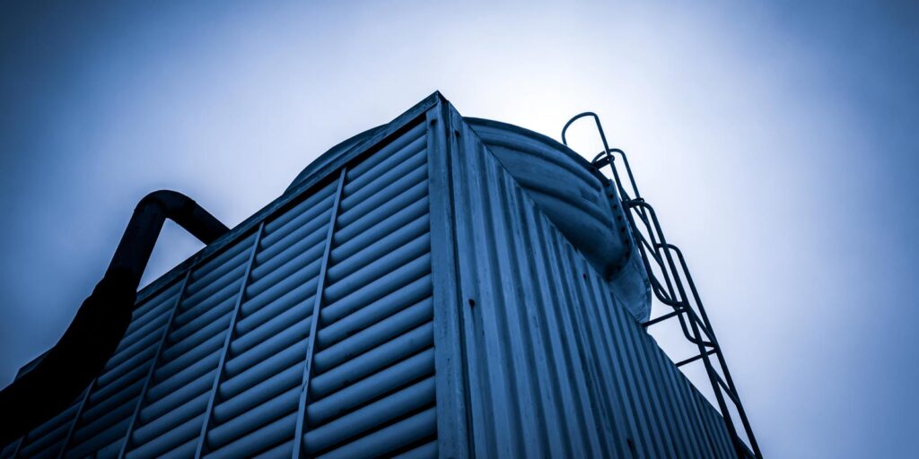 a cooling tower that uses glycol