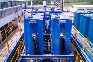 efficient industrial cooling tower with innovative water management